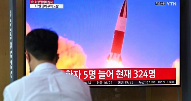 La Corée du Nord tire un missile et affirme son droit à tester des armes