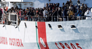 Italie- un millier de migrants secourus par les garde-côtes