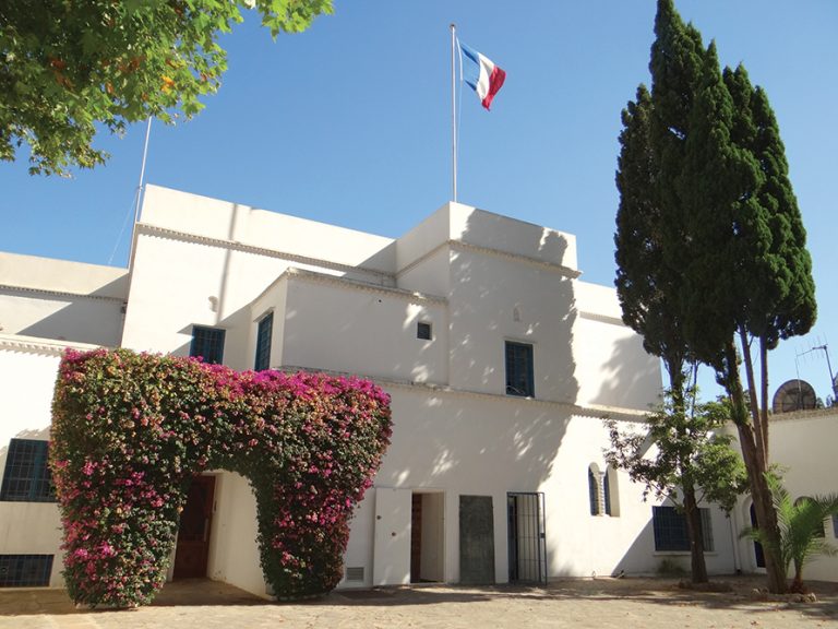 ELLE ACCUSE L’ALGERIE EN OUBLIANT SES PROPRES PRIVILEGES : « Le profiteur, c’est la France »