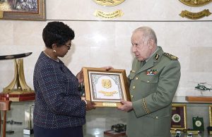 CHENGRIHA REÇOIT LA MINISTRE DE LA DÉFENSE ET LES ANCIENS COMBATTANTS DU ZIMBABWE : « Nos relations sont marquées par le respect mutuel »