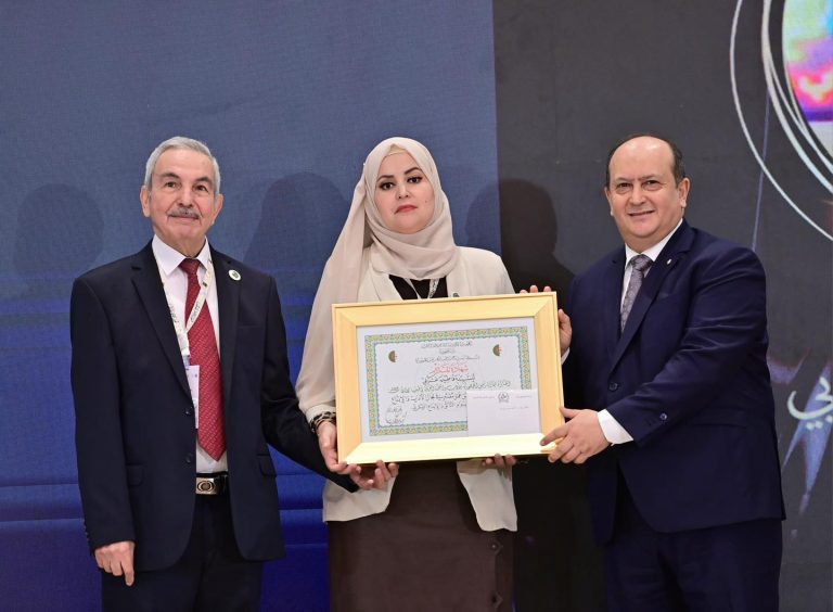 REMISE DU PRIX DU PRÉSIDENT DE LA RÉPUBLIQUE Y AFFÉRENT : Une consécration de la place de la langue arabe