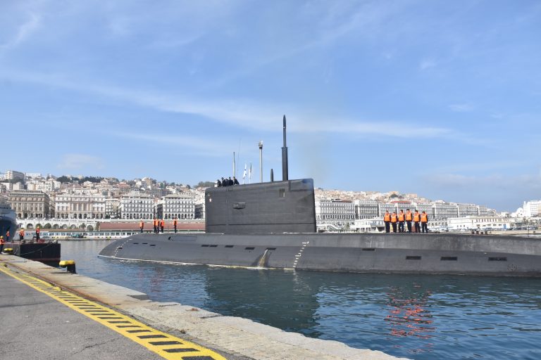 COOPÉRATION MILITAIRE : Le sous-marin russe « Krasnodar » accoste au port d’Alger