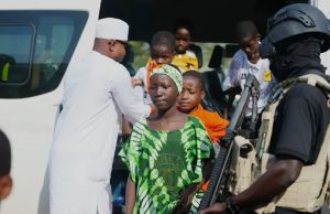 NIGERIA : 130 écoliers kidnappés remis aux autorités
