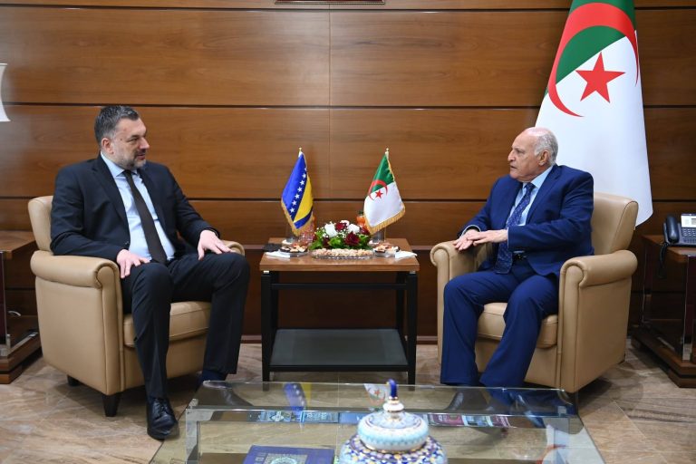 ILS SONT CONVENUS DE CRÉER UNE COMMISSION GOUVERNEMENTALE COMMUNE ET UN CONSEIL D&rsquo;AFFAIRES CONJOINT : Attaf échange avec son homologue bosnien