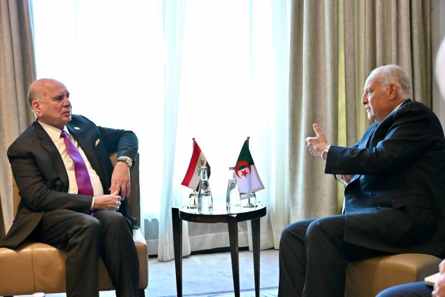 Attaf s'entretient avec ses homologues irakien, libyen et tunisien