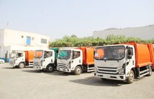 Tizi-Ouzou : Remise de 17 camions à benne tasseuse à des communes