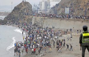 LA DERNIÈRE VAGUE MIGRATOIRE SUR CEUTA SERAIT L’ŒUVRE DE L’AXE RABAT-WASHINGTON – TEL AVIV : Le Makhzen envoie son peuple ad patres