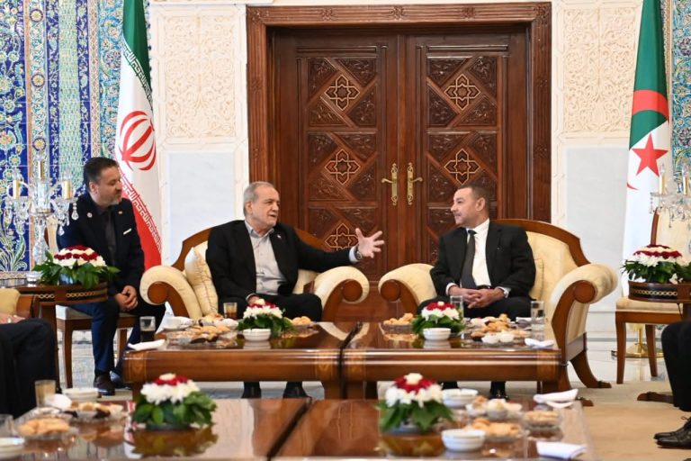EN ALLANT À NEW YORK : Le président iranien fait escale technique à Alger