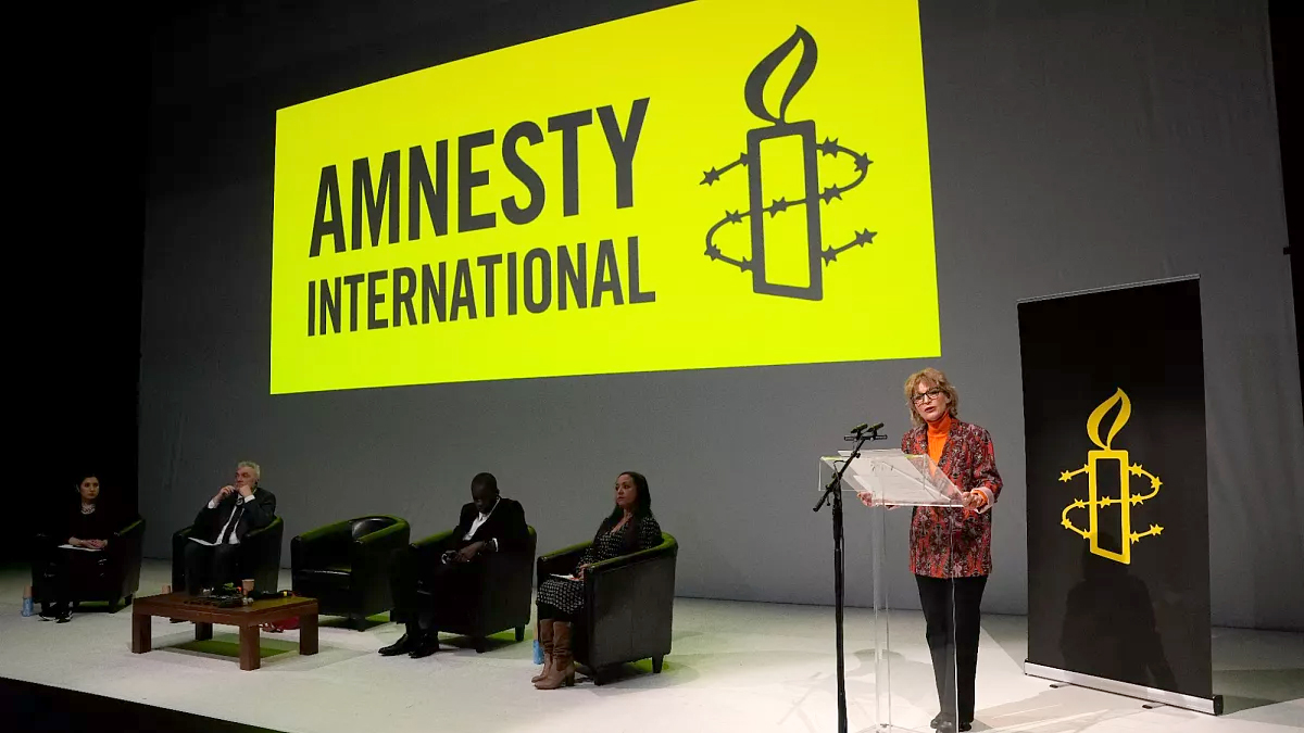 Amnesty accuse le Maroc de traquer journalistes et militants