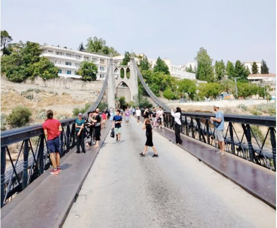 Plus de 15 000 visiteurs étrangers en 2026 : L’attractivité touristique de la « ville des ponts » en plein essor