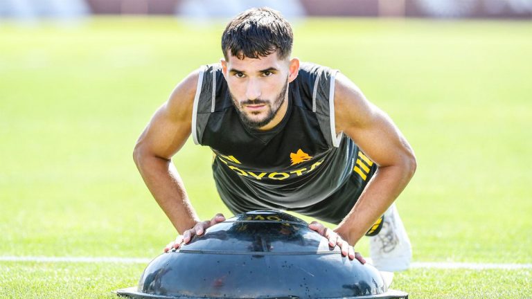 Houssem Aouar : «Mourinho a été fondamental dans mon  transfert  à l’AS Rome »