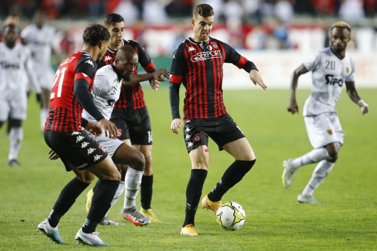 USM Alger : Huit joueurs rempilent jusqu&rsquo;en 2026