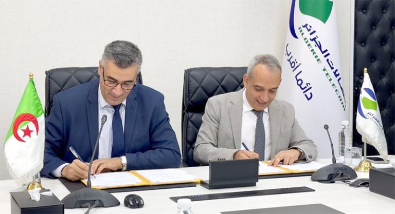 Signature d’un protocole d’accord entrel&rsquo;APS et Algérie Télécom