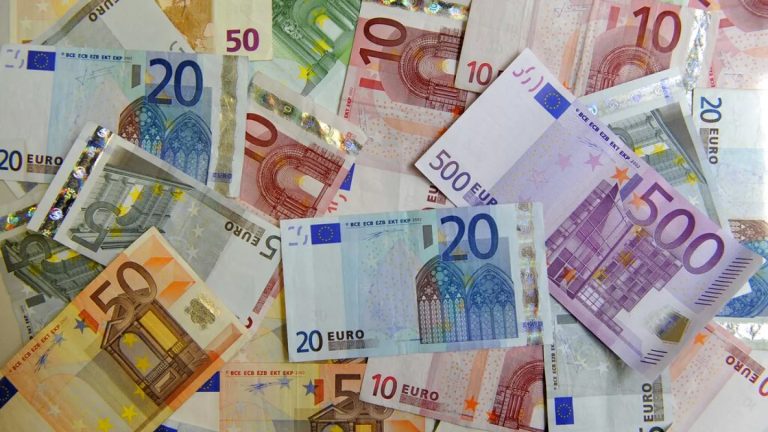 Saisie importante de devises au poste frontalier d&rsquo;El Haddada (Souk Airas)