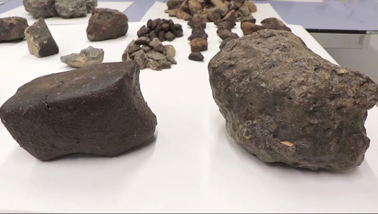 Plus de 300 kilogrammes de fragments de météorites saisies à Timimoun