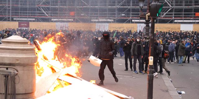JOURNÉE DE MANIFESTATIONS ET DE GRÈVES : La France s’embrase