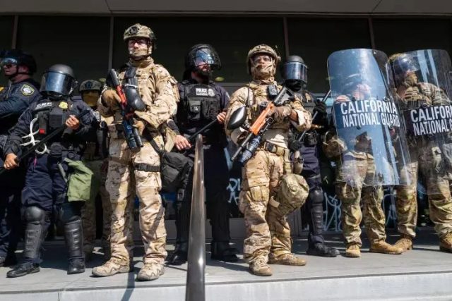 POUR EMPÊCHER LE PRÉSIDENT AMÉRICAIN DE DÉPLOYER L'ARMÉE A PORTLAND : L'Etat de l’Oregon poursuit en justice Trump