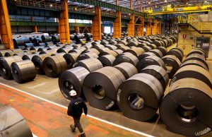 SELON UN RAPPORT DE L’UNION ARABE DU FER ET DE L’ACIER : La production mondiale d’acier brut a baissé durant les dix premiers mois de 2025