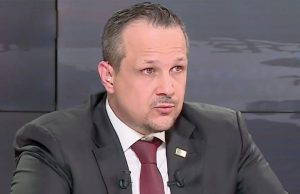 MEHDI GHEZZAR INTERPELLÉ PUIS RELACHÉ EN FRANCE : La Police de Retailleau, Le Pen et Zemmour toujours aux commandes