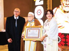 UN ÉRUDIT DANS LA LIGNÉE DE BEN BADIS ET D’EL-IBRAHIMI : Le Président décore le Cheikh Mohamed Salah Seddik