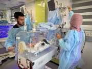 ACCOUCHEMENT SOUS LES BOMBES ET AU MILIEU DES DÉCOMBRES : La bataille silencieuse des mères à Ghaza