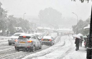 NEIGE À 700 MÈTRES ET PLUIES ABONDANTES : Vague de froid sur le nord du pays