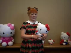 Après 40 ans aux commandes : La designeuse de Hello Kitty passe la main