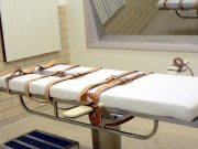 En application aux directives de Trump sur les peines capitales fédérales : Les États-Unis renouent avec les chambres à gaz, les chaises électriques et les pelotons d’exécution