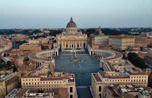 EN CRISE D’HYSTÉRIE À LA VEILLE DE LA VISITE DU PAPE EN ALGÉRIE : « L’Express » s’en prend au Vatican