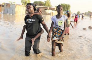 LA COTE D’IVOIRE RECENSE AU MOINS 59 MORTS TANDIS QUE LES PAYS COTIERS RENFORCENT LEUR VIGILANCE : Inondations mortelles en Afrique de l’ouest