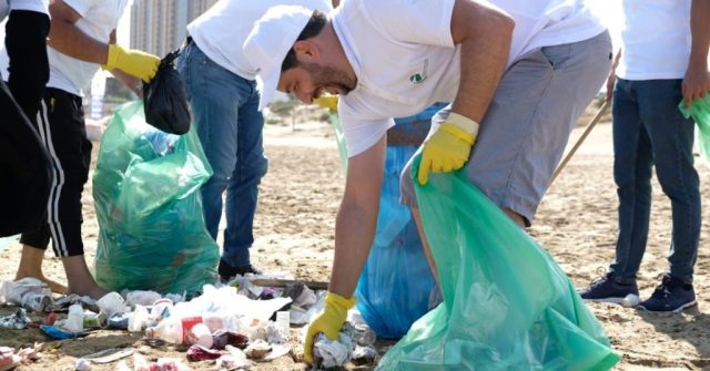 DÉCHETS JETÉS DANS LA NATURE - Campagne main verte