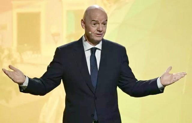 Des cadres prennent leurs distances avec Infantino