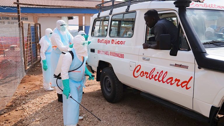 Dans les régions touchées par l&rsquo;épidémie d&rsquo;Ebola : La réouverture des écoles début septembre suscite des inquiétudes