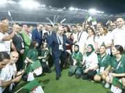 GHRIEB TRANSMET LES SALUTATIONS ET LES ENCOURAGEMENTS DU PRÉSIDENT TEBBOUNE AUX ATHLÈTES ALGÉRIENS À TARENTE : « Donnez le meilleur de vous-mêmes et représentez dignement l’Algérie »