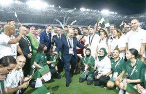GHRIEB TRANSMET LES SALUTATIONS ET LES ENCOURAGEMENTS DU PRÉSIDENT TEBBOUNE AUX ATHLÈTES ALGÉRIENS À TARENTE : « Donnez le meilleur de vous-mêmes et représentez dignement l’Algérie »