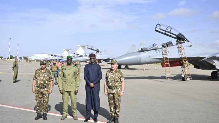 L’ALGÉRIE RÉPOND À UNE DEMANDE DU NIGER : Les Soukhoï Su-30 de l’ANP arrivent à Niamey