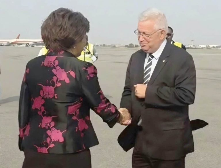 AZOUZ NASRI À LUANDA : La vision algérienne de la paix et la sécurité en Afrique