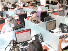 Les centres d’appels directement concernés : La réforme française menace jusqu’à 50 000 emplois au Maroc