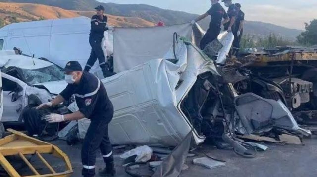 10 MORTS ET 12 BLESSÉS DANS UN VIOLENT ACCIDENT - Hécatombe sur la RN12 à Tizi-Ouzou