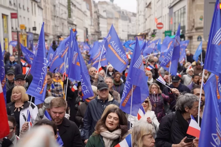 Mobilisation des salariés d’EDF, de l’enseignement supérieur et des policiers hier, à Paris : La contestation et la mobilisation mettent de la pression sur l’exécutif