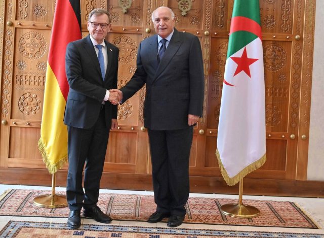 Hisser les relations et la coopération à des niveaux plus larges