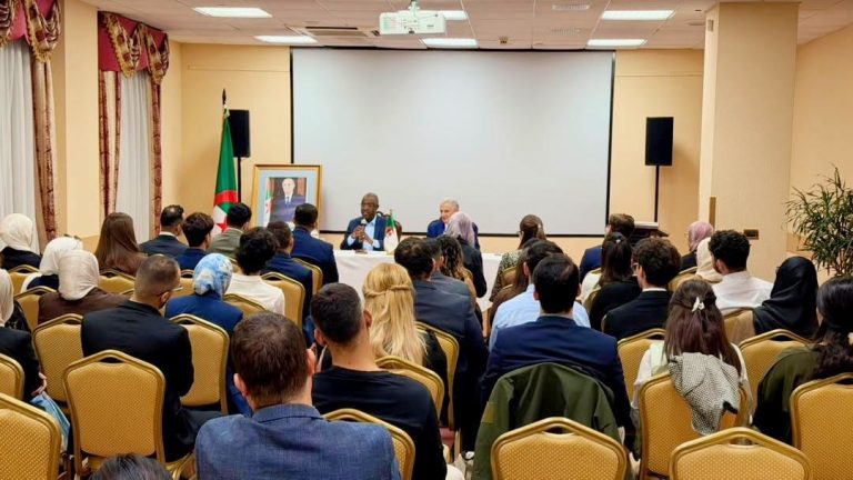 JEUNESSE : Hidaoui rencontre les Algériens de la Russie