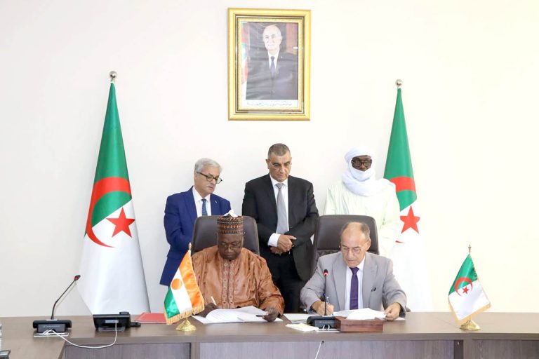 DOMAINE DES TRAVAUX PUBLICS ET DES INFRASTRUCTURES : L’Algérie et le Niger signent des accords spécifiques 