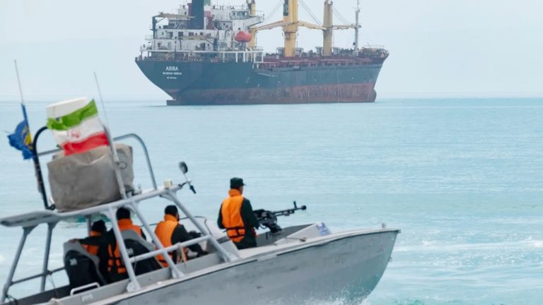 GUERRE AU MOYEN-ORIENT : Échanges de tirs ciblant navires iraniens et américains