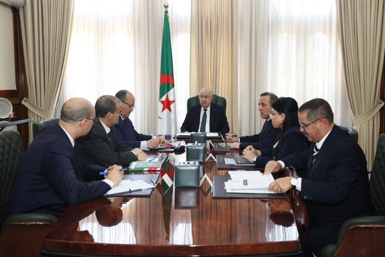FAUSSES DÉCLARATIONS À L’IMPORTATION : Tebboune convoque une réunion pour prendre les mesures nécessaires