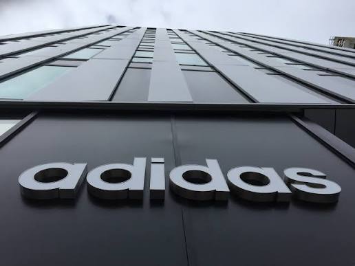 L’ÉQUIPEMENTIER ALLEMAND A ESSUYÉ DE VIVES CRITIQUES APRÈS UNE PUB METTANT EN SCÈNE UN SOLDAT ISRAÉLIEN : Adidas fait marche arrière