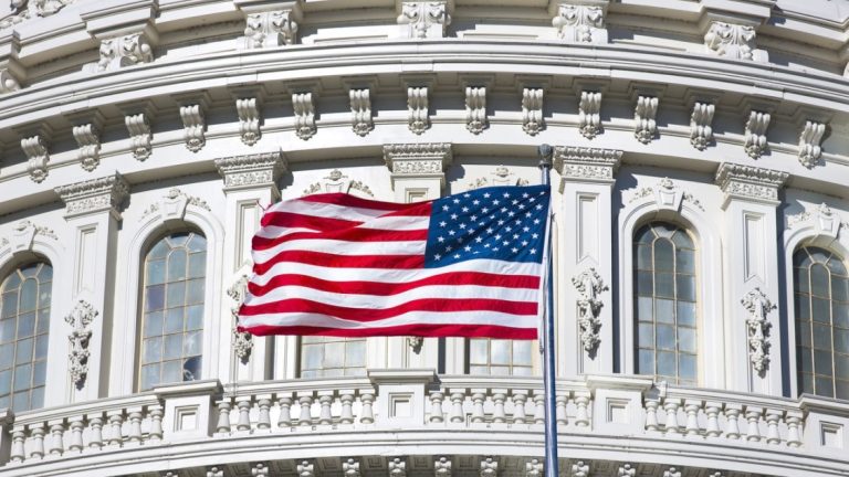 Alors que la dette fédérale américaine dépasse les 40 000 milliards de dollars : Les Européens réduisent leur exposition aux bons du Trésor US