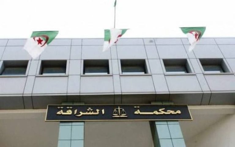 Une femme risque un an de prison ferme pour le vol présumé de 15 000 dinars